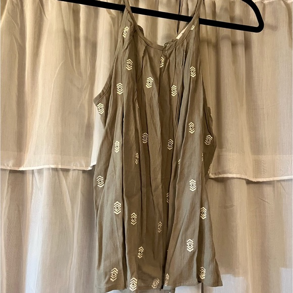 High Neck Tank - Picture 2 of 5